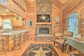 Älytelevisio, takka, pöytäjalkapallopöytä