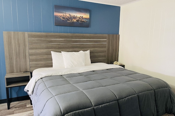 Single Room | WiFi (free), bed sheets
