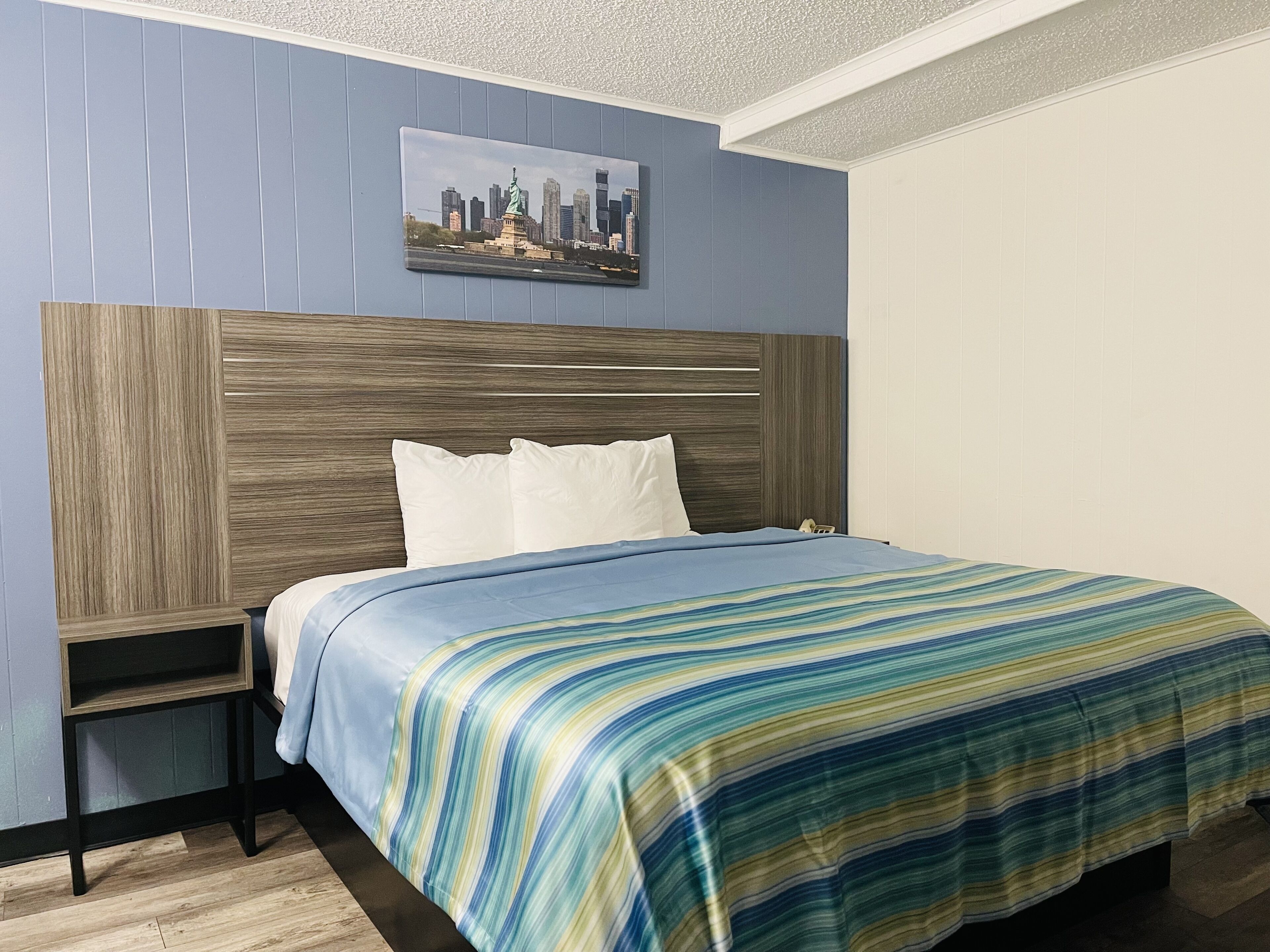 Free WiFi, bed sheets