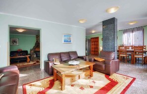 Kamin, DVD-Player, Stereoanlage