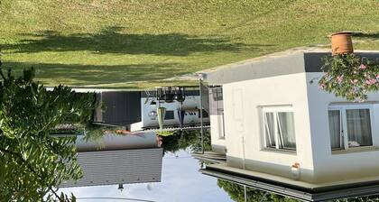 Beautiful private villa for 4 guests with A/C, WIFI, TV and pets allowed