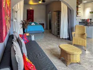 Deluxe studio suite | Luxe beddengoed, individueel gedecoreerd, individueel gemeubileerd