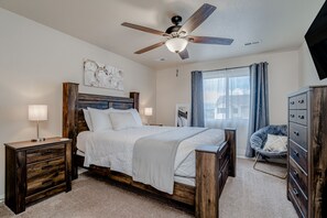 3 bedrooms, desk, iron/ironing board, travel crib
