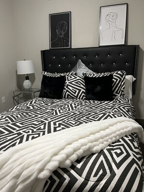 2 Schlafzimmer, Schreibtisch, Bügeleisen/Bügelbrett, WLAN