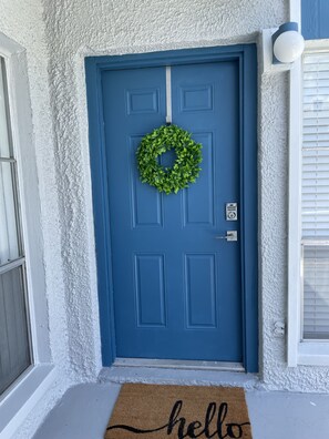 Exterior - Walk to Everything, Beach Condo (Madeira Beach)