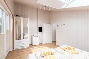 3 makuuhuonetta, ilmainen Wi-Fi, vuodevaatteet, pääsy pyörätuolilla