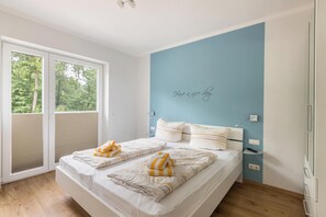 3 bedrooms, iron/ironing board, free WiFi, bed sheets - Vacation Home "Manni EG" with Private Sauna, Air Conditioning & Terrace (Büsum)