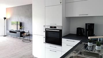 Kühlschrank, Ofen, Herdplatte, Geschirrspüler