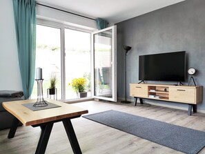 Fernseher, Stereoanlage