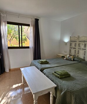 1 quarto, ferros/tábuas de passar roupa, acesso à internet