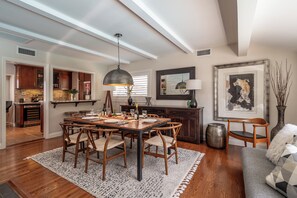 Interior - Outdoor Living w Private Pool, 12 Mins from Disney, Beaches 20-min, Pet-Friendly (Santa Ana)