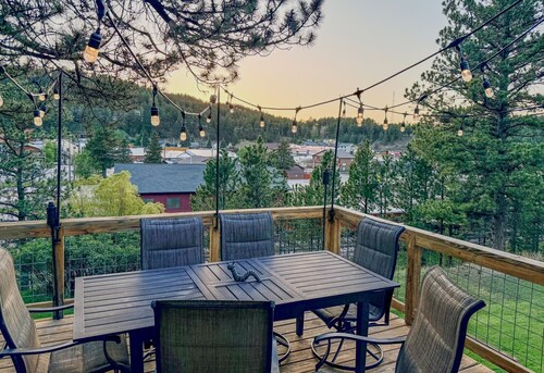 Great value! Great location! Located walking distance to downtown Hill City!