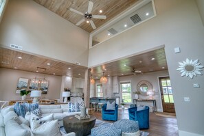 Smart TV, fireplace, stereo