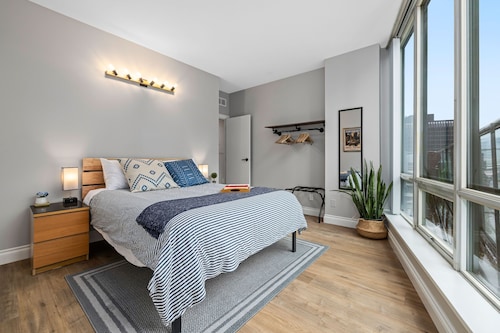 Urban Outdoor Oasis in Coal Harbour