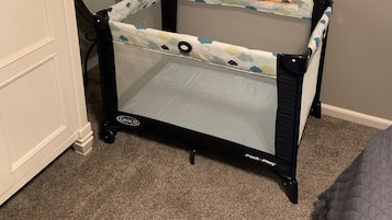 3 bedrooms, desk, iron/ironing board, travel cot