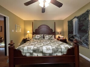 3 bedrooms, iron/ironing board, free WiFi, bed sheets