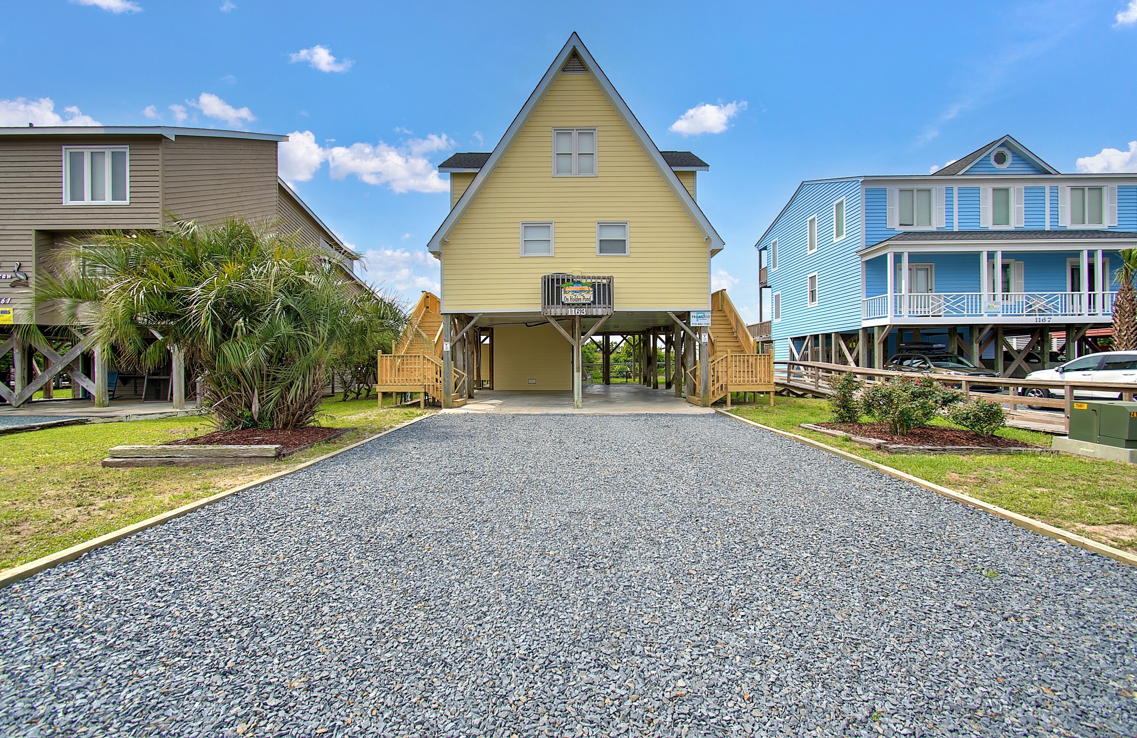 "On Holden Pond" - Luxury Oceanfront Pet Friendly Home, 4 Bedrooms / 2 Bathrooms