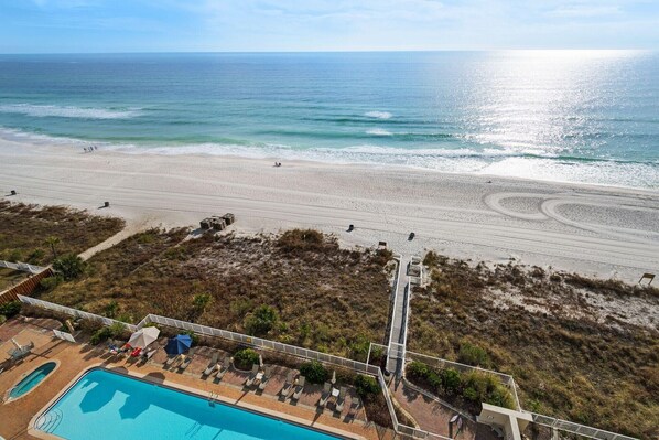 On the beach - Twin Palms 1001 (Panama City Beach)