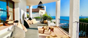 Villa 'Casa Alba' with Sea View, Wi-Fi and Air Conditioning
