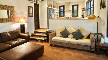 TV, lareira, aparelho de som