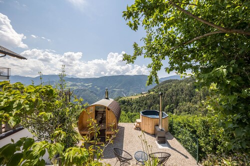 Apartment "Thalerhof Sancta Sebastianus" with Mountain View, Garden & Wi-Fi