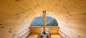 Appartamento "Thalerhof Naturae Rupes" con vista sulle montagne, giardino e Wi-Fi