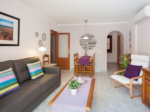 TV, DVD player, stereo - Apartment Obelisc-2 near the Beach with Terrace & Wi-Fi (Can Picafort)