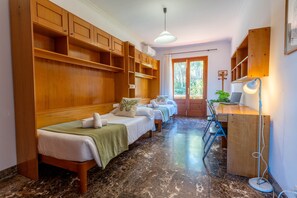 5 habitaciones, tabla de planchar con plancha y wifi gratis 