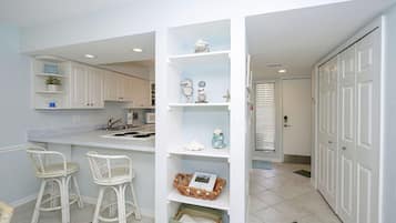 Studio (2 Bedrooms) | Interior