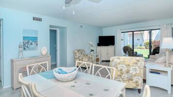 Studio (2 Bedrooms) | Interior