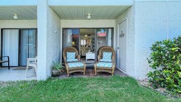 Studio (2 Bedrooms) | Interior