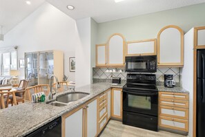 Studio (2 Bedrooms) | Interior