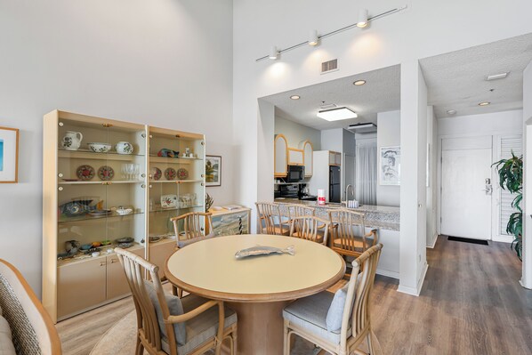 Studio (2 Bedrooms) | Interior