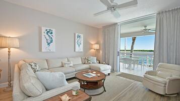 Studio (2 Bedrooms) | Front of property