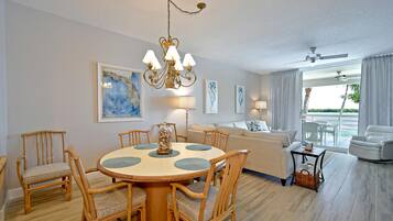 Studio (2 Bedrooms) | Interior