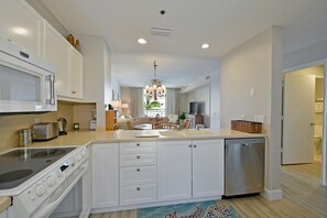 Studio (2 Bedrooms) | Interior