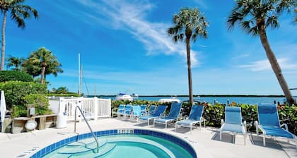 Harbor Villa Club 206