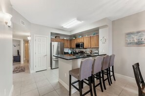 Studio (3 Bedrooms) | Interior