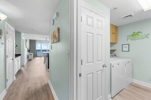 Studio (3 Bedrooms) | Innenbereich