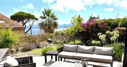 CANNES VILLA SWIMMING POOL,SEA VIEW, 15 MN PALAIS DU FESTIVAL,1 MN BEACH ON FOOT