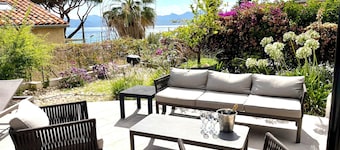 CANNES VILLA SWIMMING POOL, SEA VIEW,15 MN PALAIS DU FESTIVAL,1 MN BEACH ON FOOT