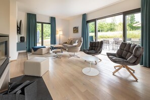 Fernseher, Kamin
