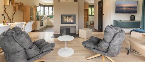 Télévision, cheminée