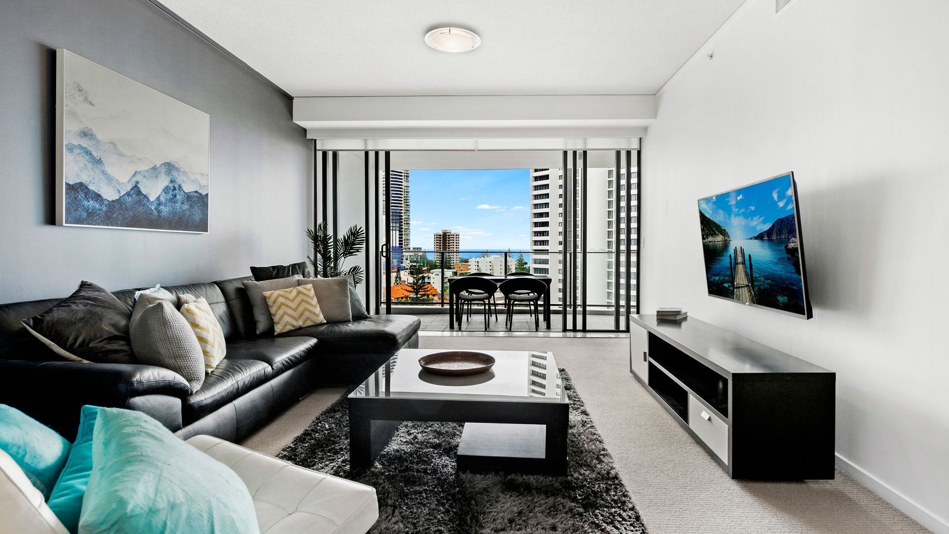 Modern 3 bed apartment w/Ocean Views @ Sierra Grand