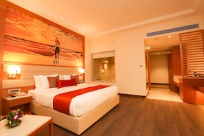 Minibar, desk, iron/ironing board, free WiFi
