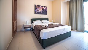 2 slaapkamers, een bureau, reisbedje, gratis wifi