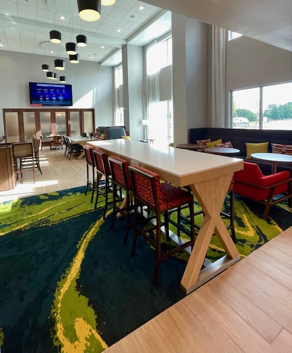 Lobby lounge