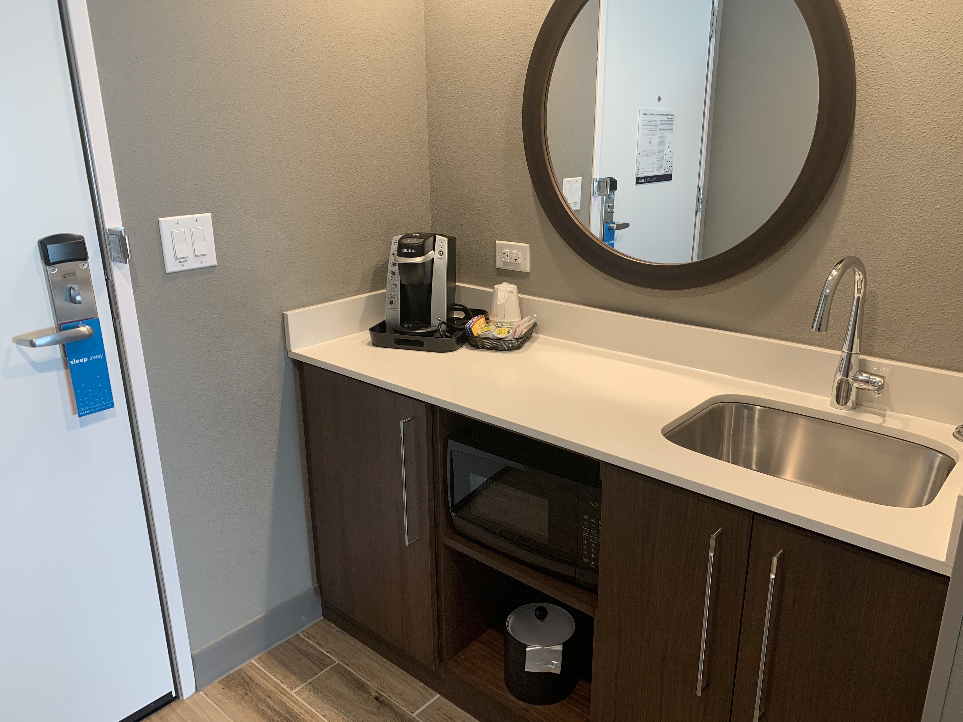 studio, 1 king bed, refrigerator & microwave (wet bar) | iron/ironing board