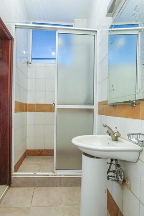 Bathroom - Fahari Triple Hotel (Nairobi)