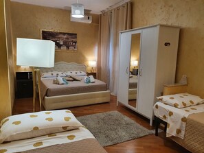 1 habitación, tabla de planchar con plancha, wifi gratis y ropa de cama 
